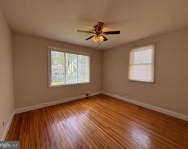 147 Russell Avenue - Photo Thumbnail 11