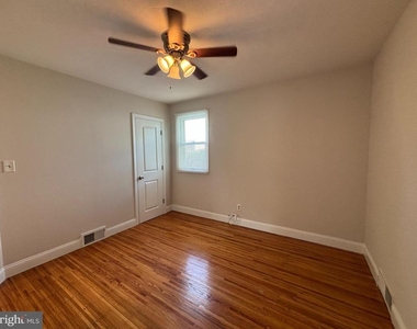 147 Russell Avenue - Photo Thumbnail 15