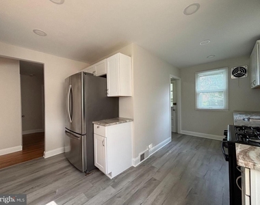 147 Russell Avenue - Photo Thumbnail 5