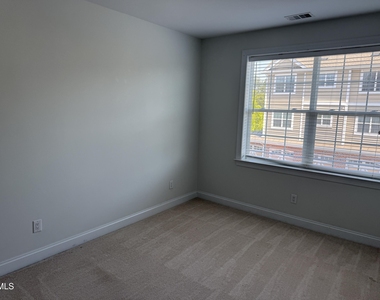 10511 Rosegate Court - Photo Thumbnail 12