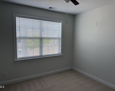 10511 Rosegate Court - Photo Thumbnail 11