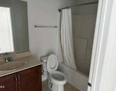 10511 Rosegate Court - Photo Thumbnail 10