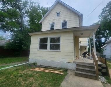 310 310 Grape Street - Photo Thumbnail 2