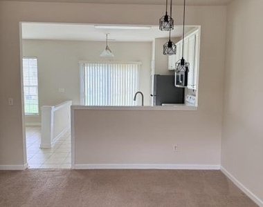 204 Caraleigh Court - Photo Thumbnail 5