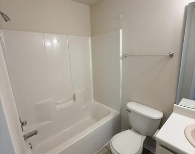 204 Caraleigh Court - Photo Thumbnail 29