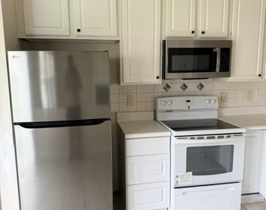 204 Caraleigh Court - Photo Thumbnail 9