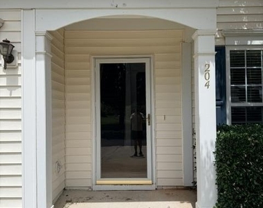 204 Caraleigh Court - Photo Thumbnail 3