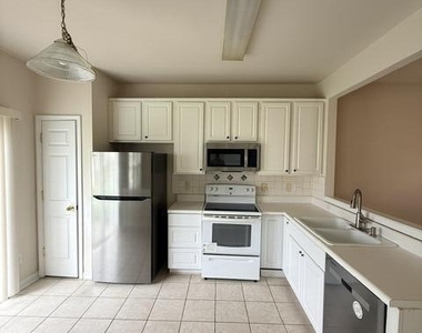 204 Caraleigh Court - Photo Thumbnail 8