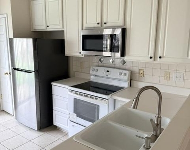 204 Caraleigh Court - Photo Thumbnail 13