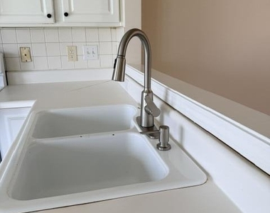 204 Caraleigh Court - Photo Thumbnail 12