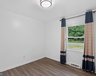 21465 Indian Bridge Road - Photo Thumbnail 8