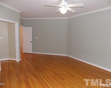 205 Berry Hill - Photo Thumbnail 11