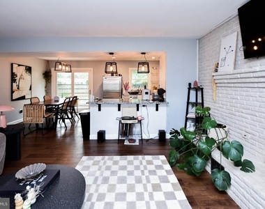 4105 Yardley Court - Photo Thumbnail 10