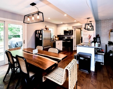 4105 Yardley Court - Photo Thumbnail 14