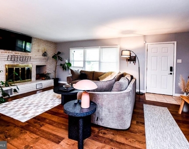 4105 Yardley Court - Photo Thumbnail 20