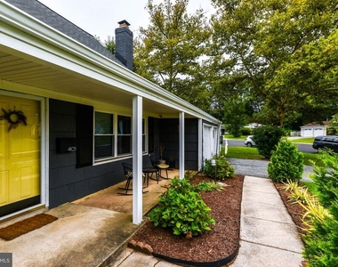 4105 Yardley Court - Photo Thumbnail 2