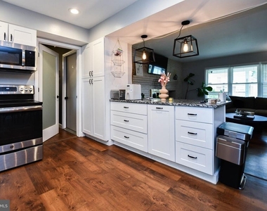 4105 Yardley Court - Photo Thumbnail 9