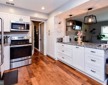 4105 Yardley Court - Photo Thumbnail 11