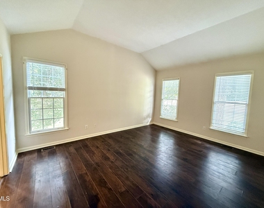 110 Palmer Meadow Court - Photo Thumbnail 11