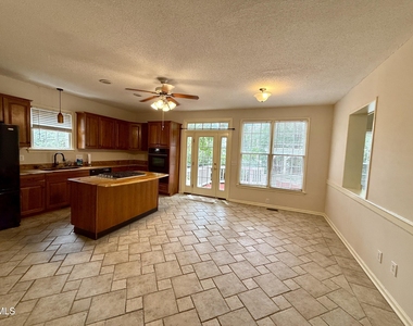 110 Palmer Meadow Court - Photo Thumbnail 6