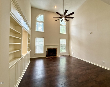 110 Palmer Meadow Court - Photo Thumbnail 10