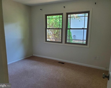12401 Round Tree Lane - Photo Thumbnail 15