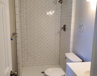 12401 Round Tree Lane - Photo Thumbnail 11