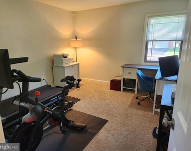 12401 Round Tree Lane - Photo Thumbnail 14