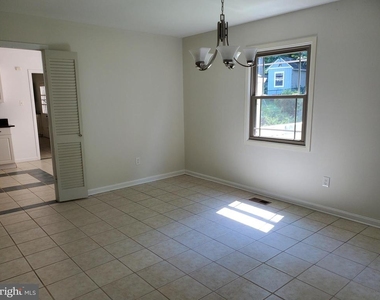 12401 Round Tree Lane - Photo Thumbnail 3