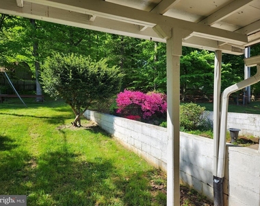 12401 Round Tree Lane - Photo Thumbnail 20