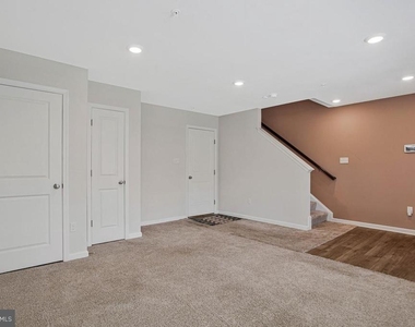 9608 Fagan Drive - Photo Thumbnail 11