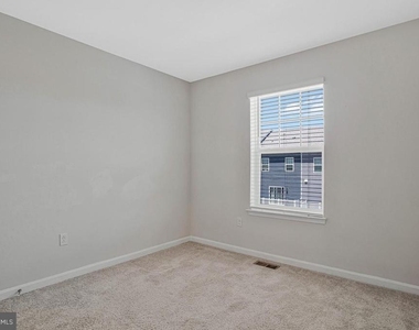 9608 Fagan Drive - Photo Thumbnail 16