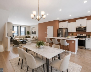 9608 Fagan Drive - Photo Thumbnail 6
