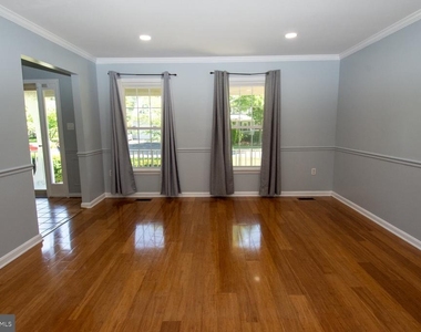 11940 Galaxy Lane - Photo Thumbnail 14