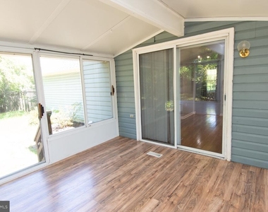 11940 Galaxy Lane - Photo Thumbnail 8