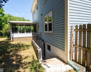 11940 Galaxy Lane - Photo Thumbnail 7