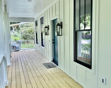 107 N Bellvue Street N - Photo Thumbnail 1