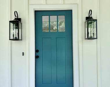 107 N Bellvue Street N - Photo Thumbnail 2