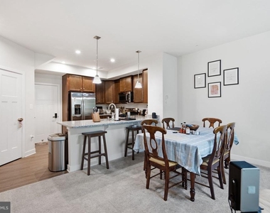 212 Matisse Place - Photo Thumbnail 15