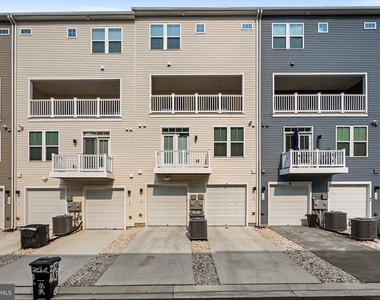 212 Matisse Place - Photo Thumbnail 1