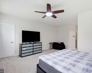 212 Matisse Place - Photo Thumbnail 11