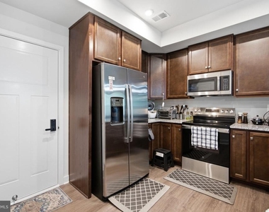 212 Matisse Place - Photo Thumbnail 14