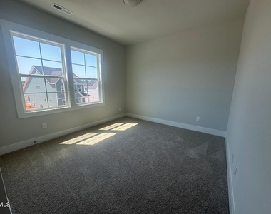 121 Broadwater Drive - Photo Thumbnail 16