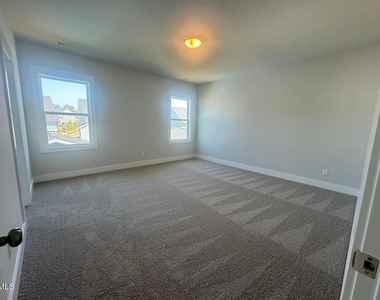 121 Broadwater Drive - Photo Thumbnail 10