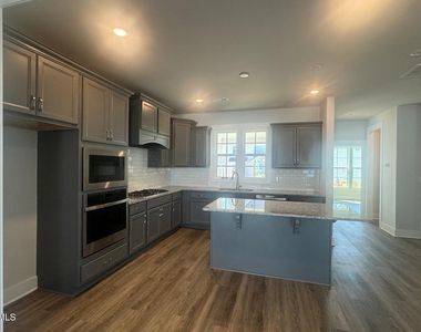 121 Broadwater Drive - Photo Thumbnail 2