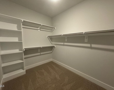 121 Broadwater Drive - Photo Thumbnail 13