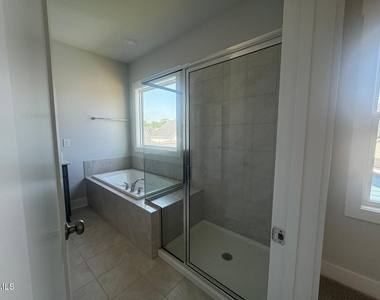 121 Broadwater Drive - Photo Thumbnail 12
