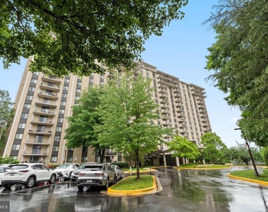 7420 Westlake Terrace - Photo Thumbnail 22
