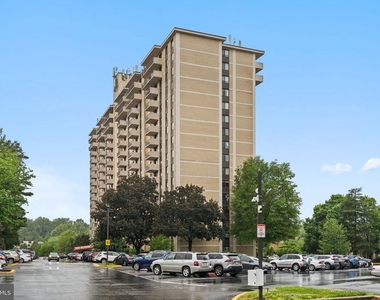 7420 Westlake Terrace - Photo Thumbnail 21