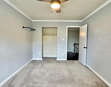 15402 Manor House Terrace - Photo Thumbnail 15